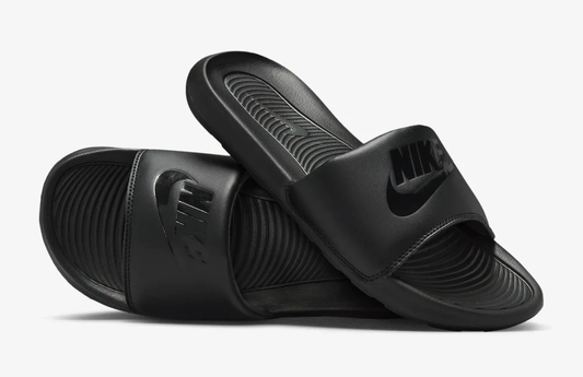 NIKE Victori One